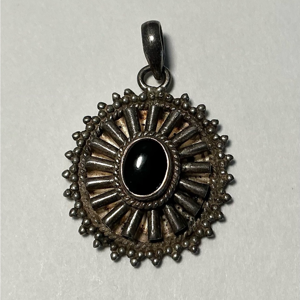 925 SS Silver Pendant. Bezel-Set Cabochon-Cut Black Onyx Stone. SunBurst/Flower